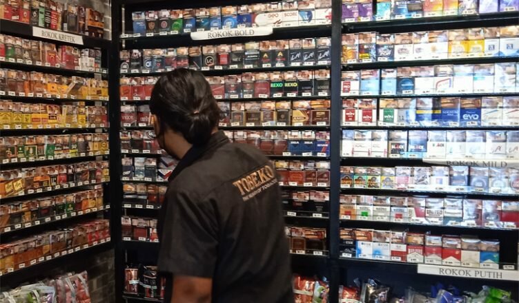 Rokok Eceran di Minimarket