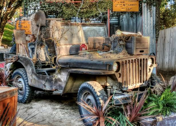 Sebuah Jeeps dan Satu LOA ( Lublic Domain Picture)