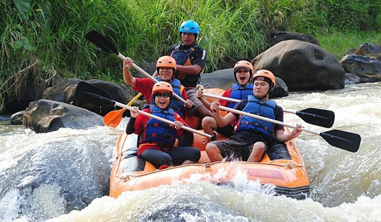 Citarum Rally - Dengan SOP yang benar arung jeram merupakan wisata menyenangkan - Foto dok Caldera Rafting